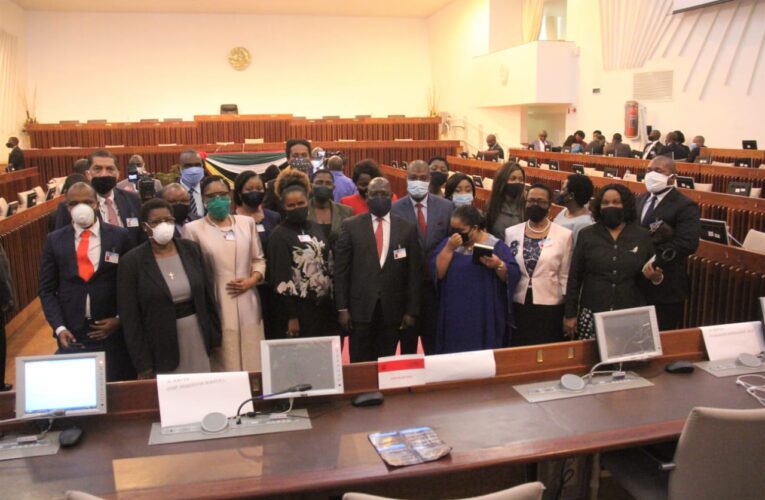 Deputados do Círculo  Eleitoral da Zambézia depois da Sessão  de Encerramento (I Sessão Ordinária da AR) 3/06/2020