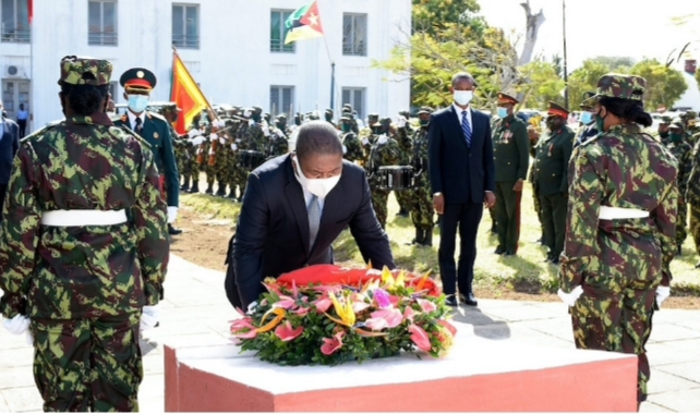 Celebração do Dia da Vitória: PR Filipe Nyusi atribui novecentos e dezasseis títulos honoríficos aos combatentes