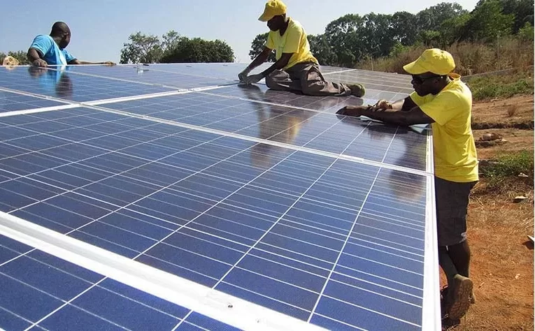 Presidente da República inaugura sistema fotovoltaico de Mawaela, em Inhambane