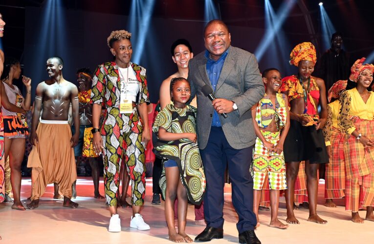 PARTICIPAÇÃO DO PRESIDENTE DA FRELIMO E PRESIDENTE DA REPÚBLICA DE MOÇAMBIQUE, CAMARADA FILIPE JACINTO NYUSI NA SESSÃO CULTURAL DE GALA ALUSIVA À XI EDIÇÃO DO FESTIVAL NACIONAL DA CULTURA