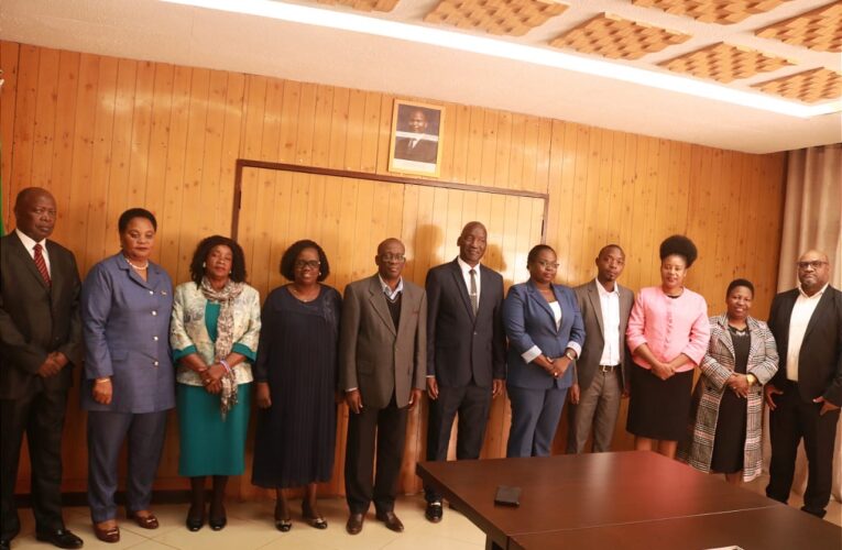 Deputados da FRELIMO de Manica Reforçam Laços Institucionais com a Governadora e o Secretário de Estado da Província