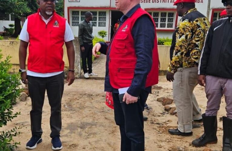 VICE-CHEFE DA BRIGADA CENTRAL DA FRELIMO NA PROVÍNCIA DE MAPUTO, FELIZ SÍLVIA, TRABALHA EM MOAMBA NO APOIO AS COMUNIDADES AFECTADAS PELAS CHEIAS